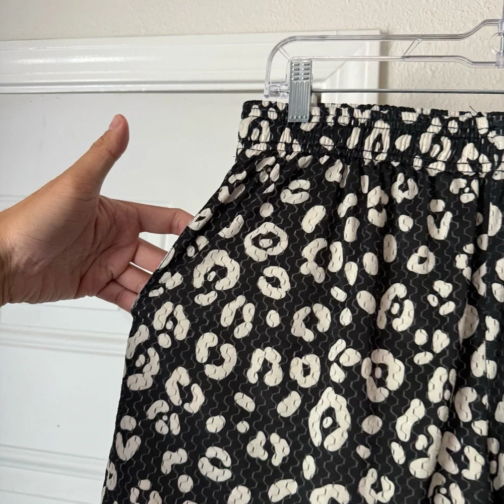 DUVIN black and white leopard cheetah‎ animal elastic waist mesh shorts